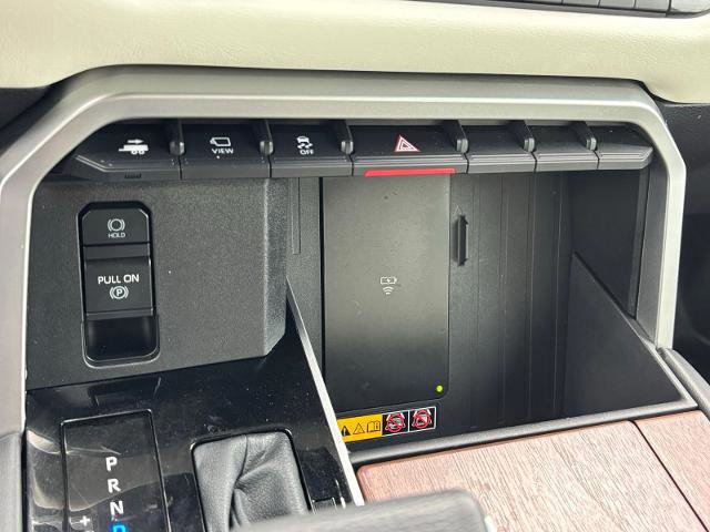 Used 2025 Toyota Sequoia Capstone AWD/4WD image 29