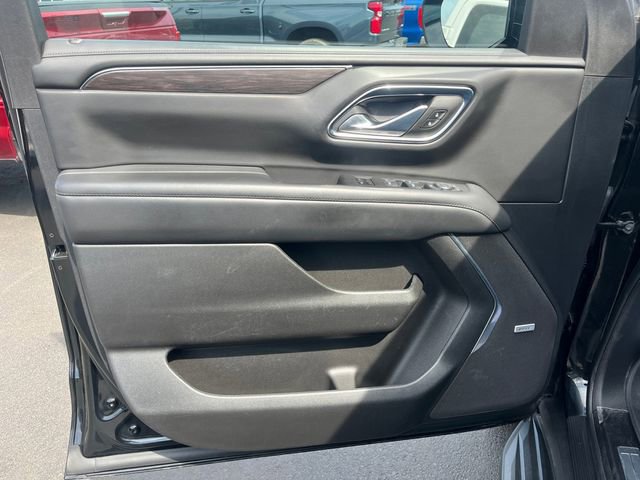 Used 2024 Chevrolet Suburban LT AWD/4WD image 17