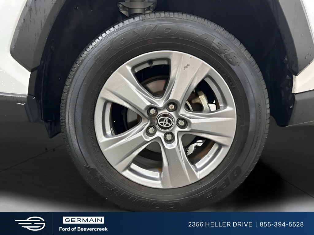 Used 2025 Toyota RAV4 XLE AWD/4WD image 27