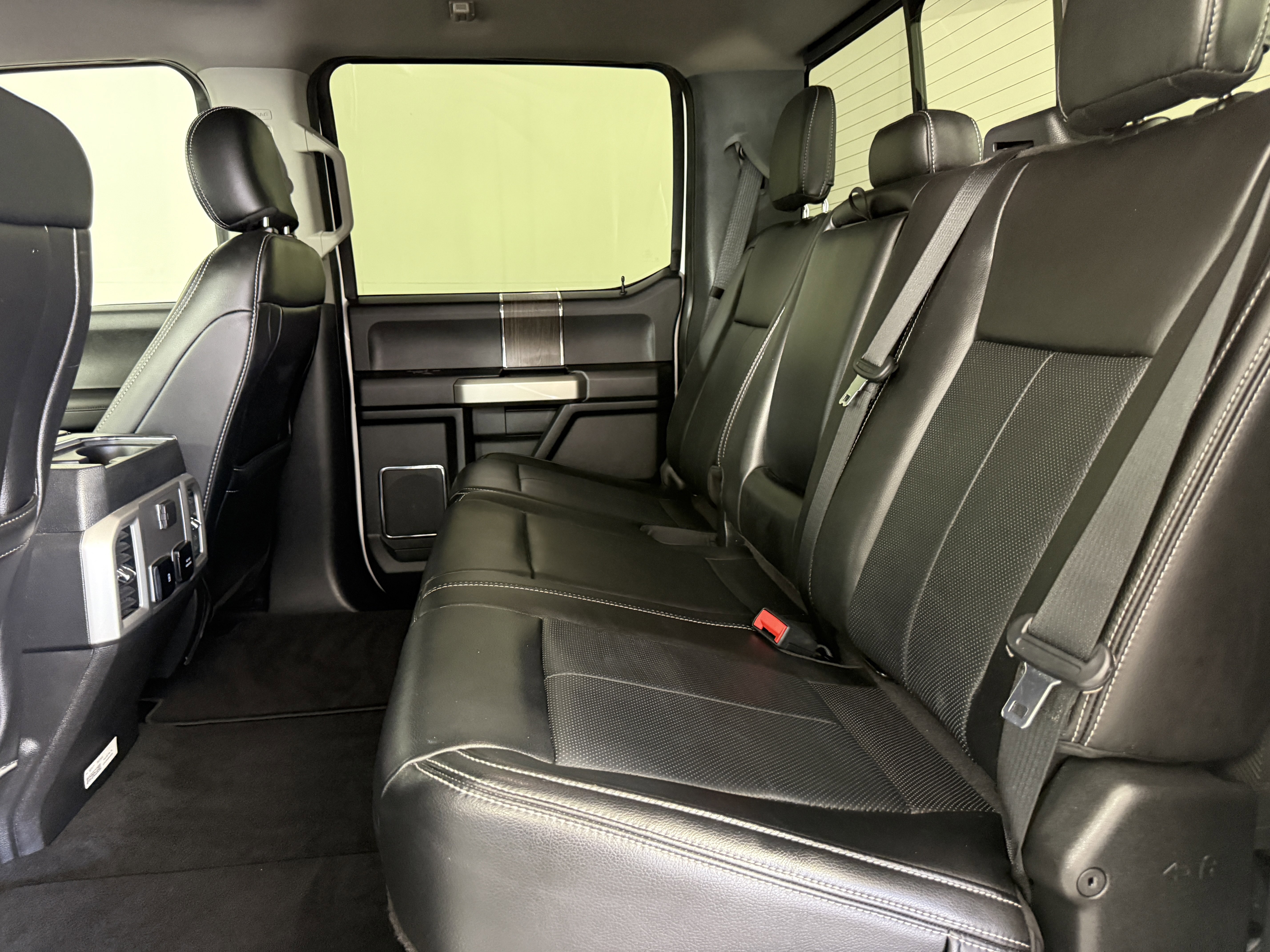 Certified 2020 Ford F250 Lariat w/ Chrome Package image 15