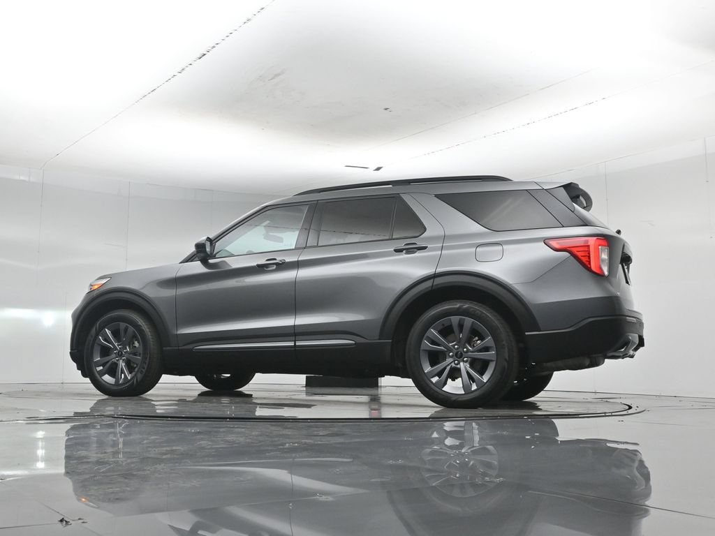 Certified 2023 Ford Explorer XLT w/ Equipment Group 202A RWD image 57
