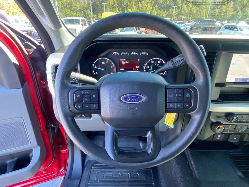 Certified 2025 Ford F250 XL w/ XL Chrome Package AWD/4WD image 13