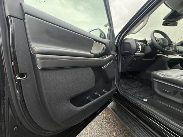 Certified 2025 Ford Expedition Active AWD/4WD image 23