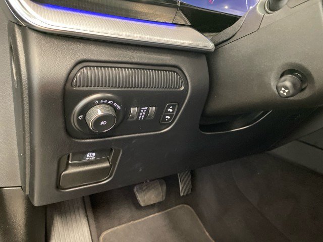 Used 2023 Jeep Grand Wagoneer L Series III AWD/4WD image 19