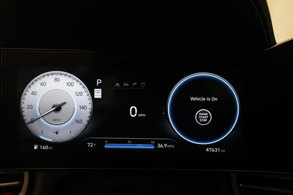 Used 2025 Hyundai Elantra Limited FWD image 2