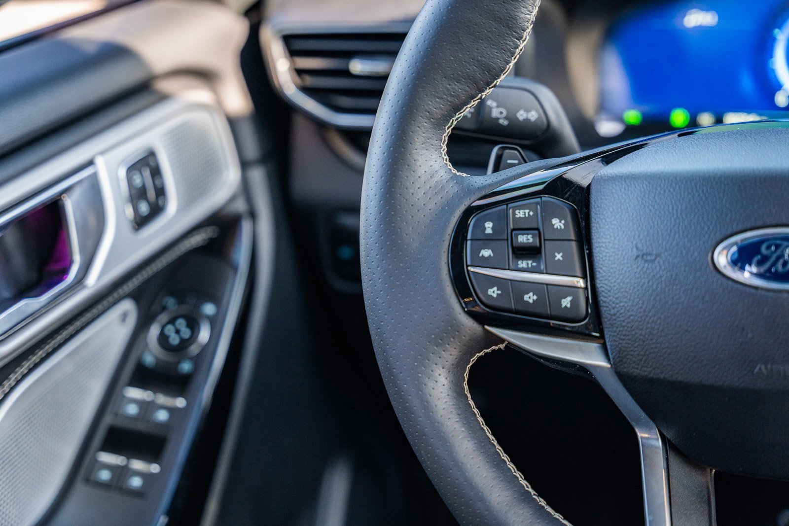 Certified 2024 Ford Explorer ST w/ Equipment Group 401A image 27