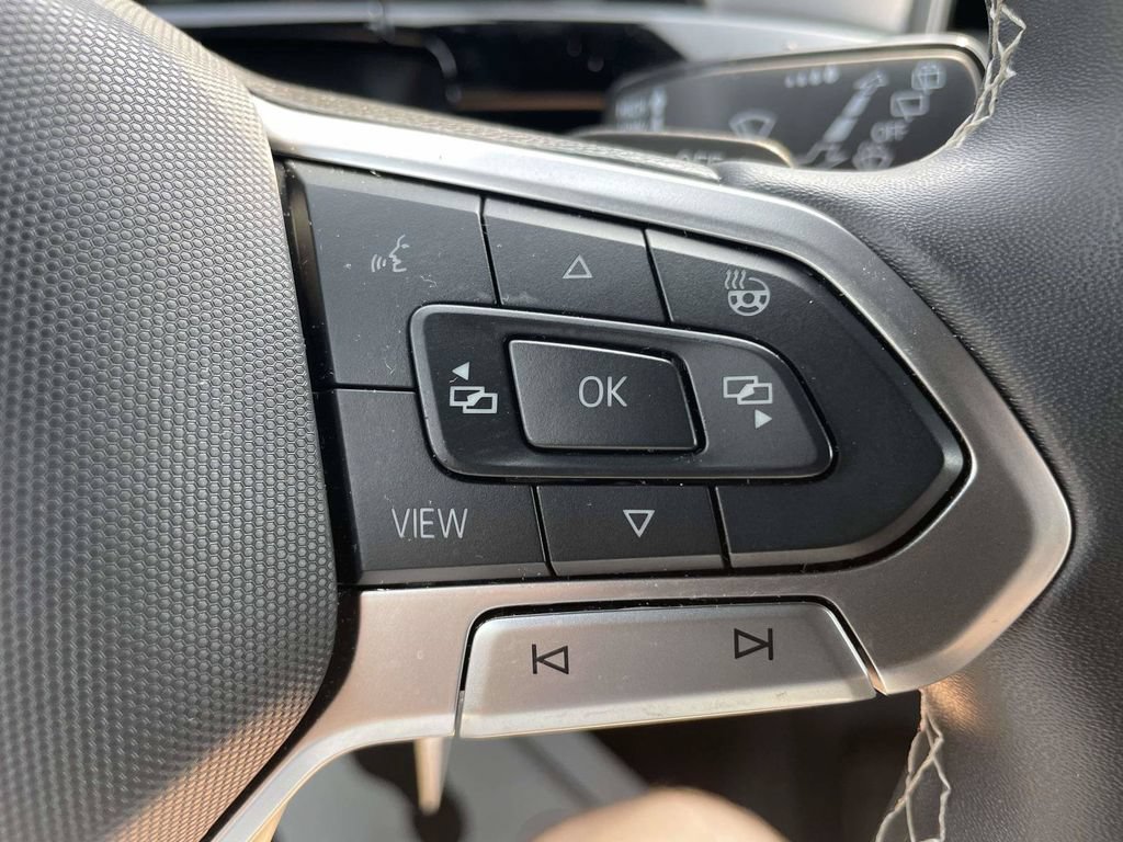 Used 2024 Volkswagen Atlas Cross Sport SE FWD image 25