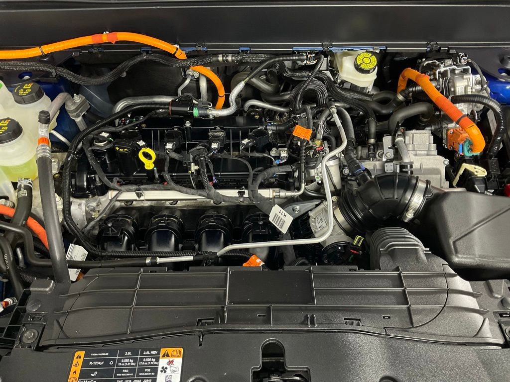 Certified 2024 Ford Maverick XL image 9