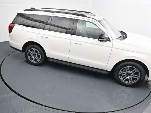 Certified 2025 Ford Expedition Active AWD/4WD image 33