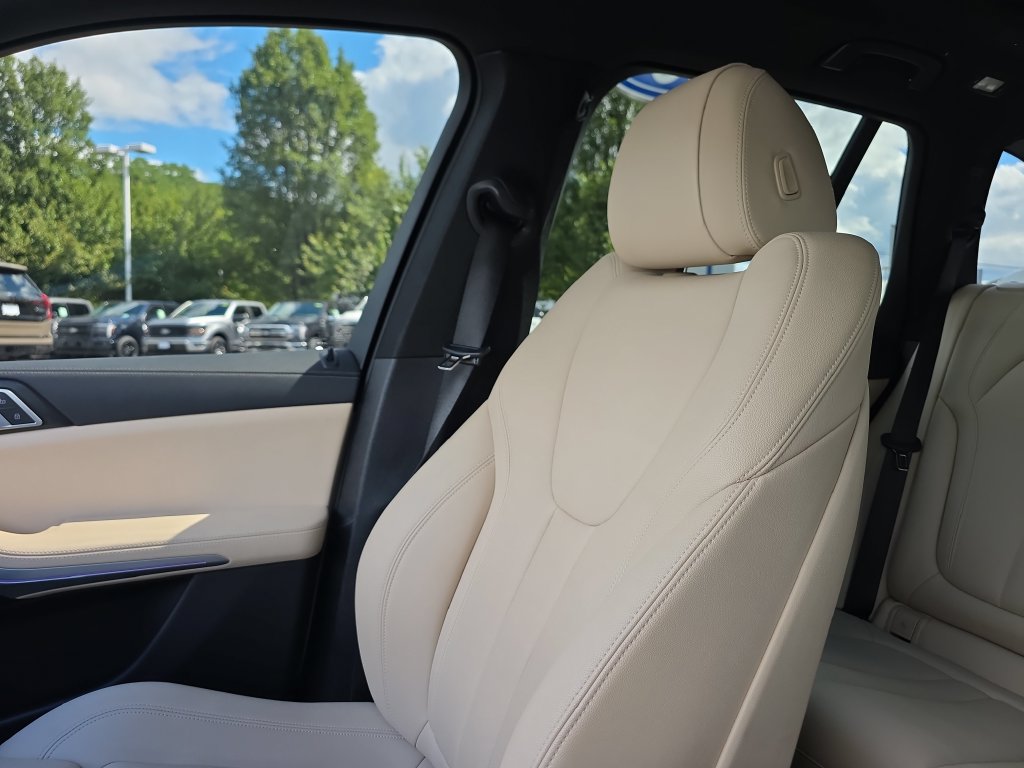 Used 2022 BMW X5 xDrive40i w/ Premium Package AWD/4WD image 42