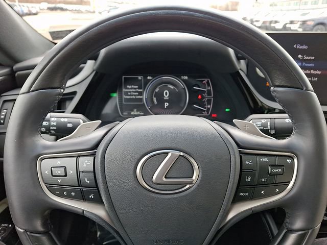 Used 2022 Lexus ES 300h w/ Accessory Package image 19