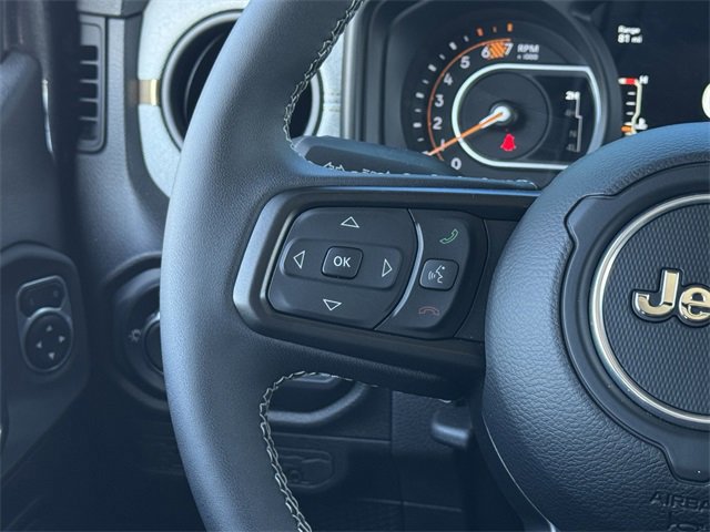 Used 2025 Jeep Wrangler Willys image 13