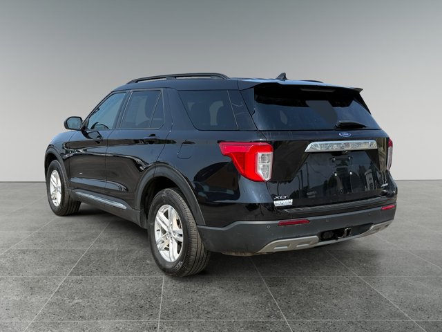 Certified 2022 Ford Explorer XLT w/ Equipment Group 202A AWD/4WD image 4