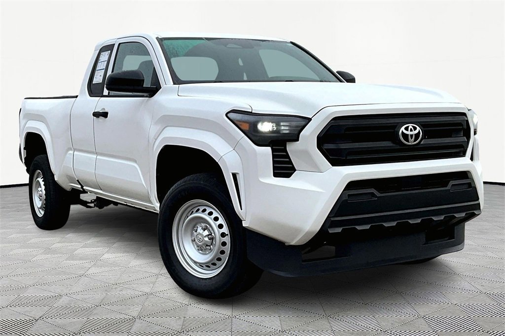 Used 2024 Toyota Tacoma SR image 5