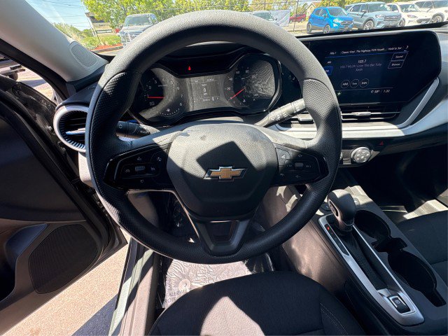 Used 2024 Chevrolet Trax LS w/ Driver Confidence Package FWD image 15