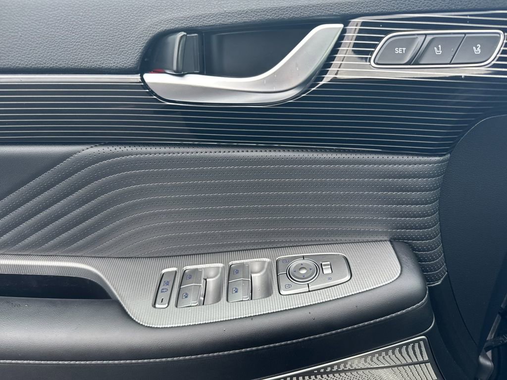 Used 2024 Hyundai Palisade Calligraphy image 10