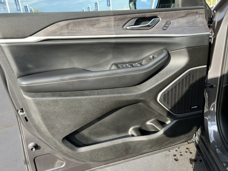 Used 2022 Jeep Grand Cherokee L Limited image 22