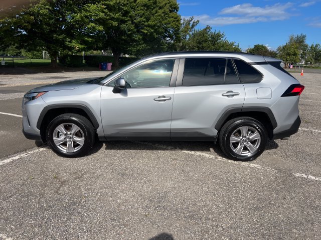 Used 2025 Toyota RAV4 XLE AWD/4WD image 6