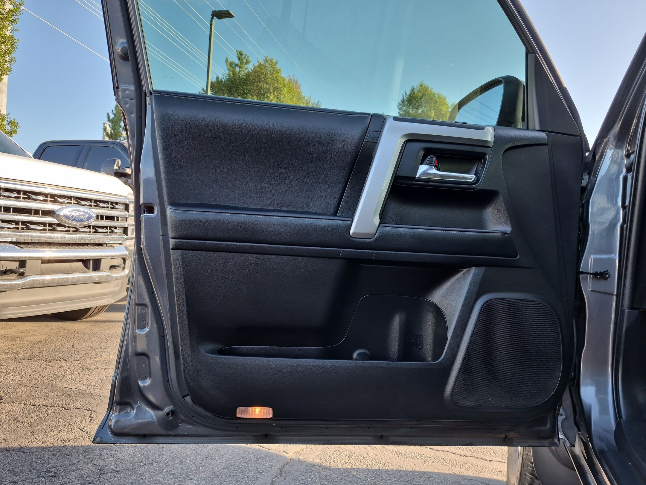 Used 2021 Toyota 4Runner SR5 Premium w/ Moonroof Package AWD/4WD image 15
