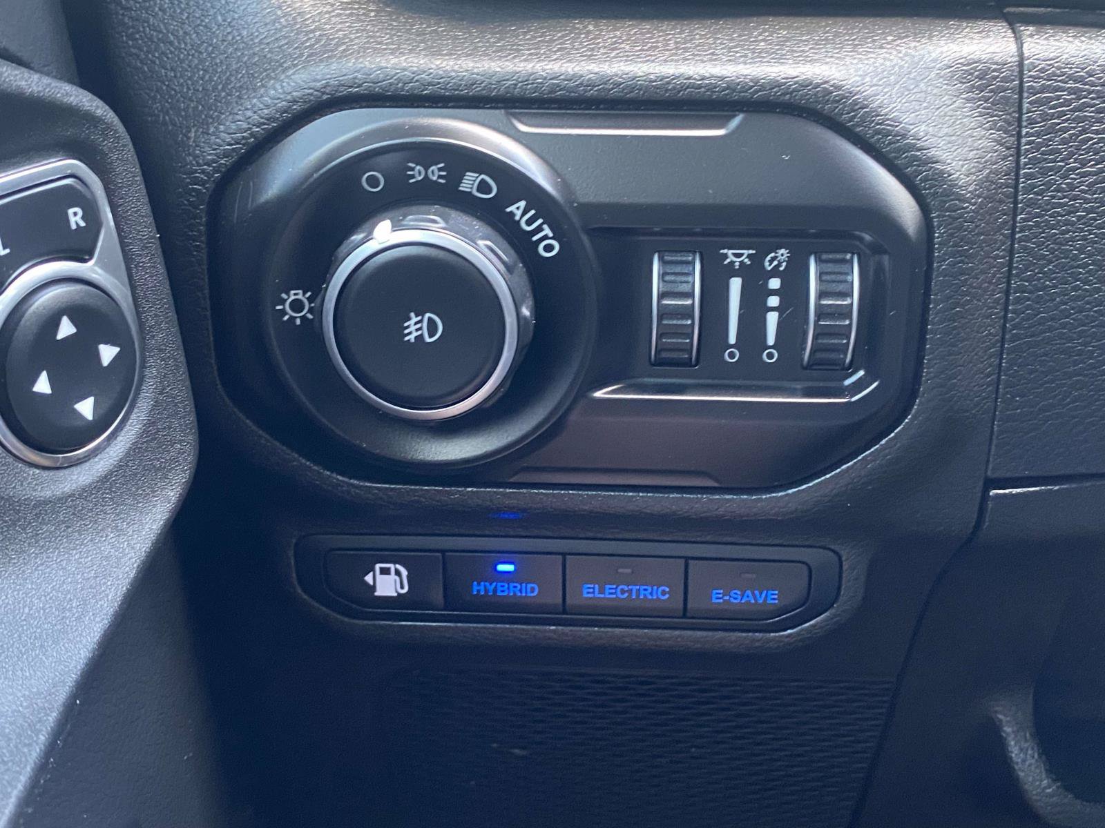 Used 2021 Jeep Wrangler Unlimited Rubicon 4xe AWD/4WD image 19