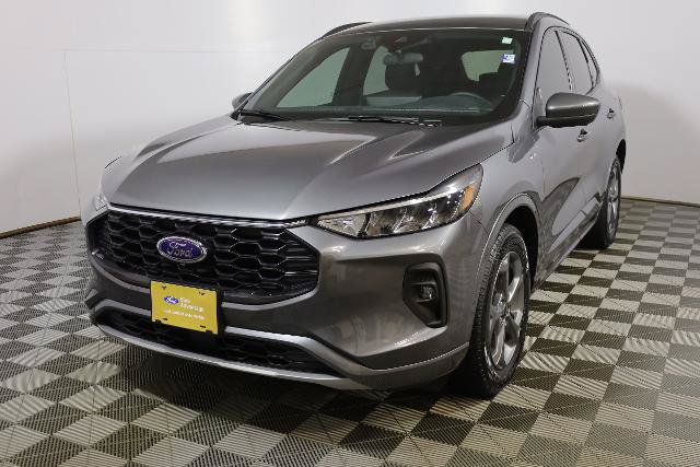 Certified 2024 Ford Escape ST-Line Select w/ Tech Pack #2 AWD/4WD image 3