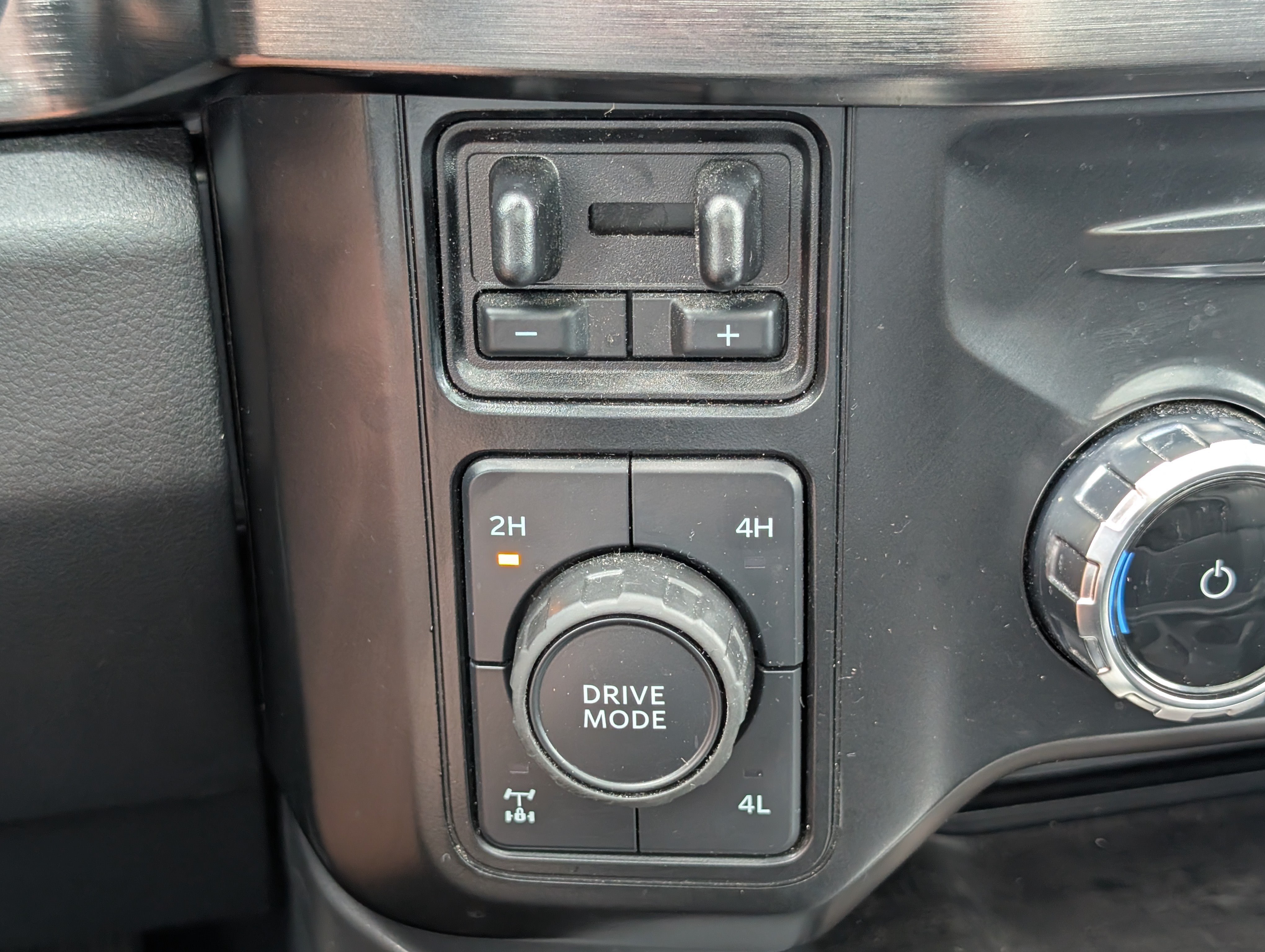 Certified 2024 Ford F250 Lariat w/ Lariat Ultimate Package AWD/4WD image 31