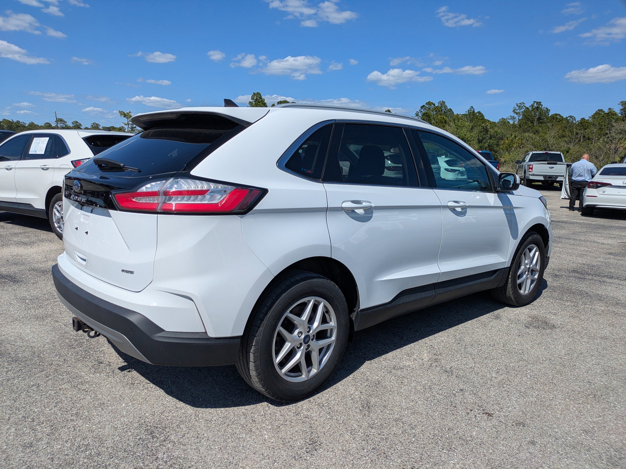 Certified 2022 Ford Edge SEL w/ Convenience Package AWD/4WD image 4