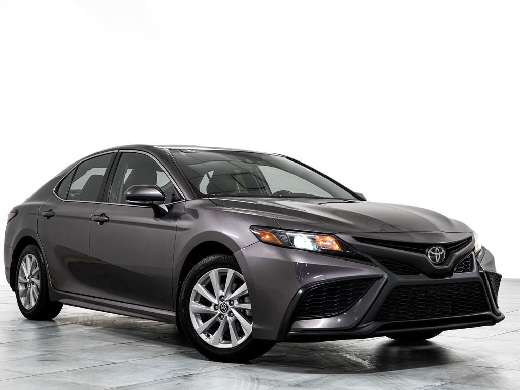 Used 2024 Toyota Camry SE