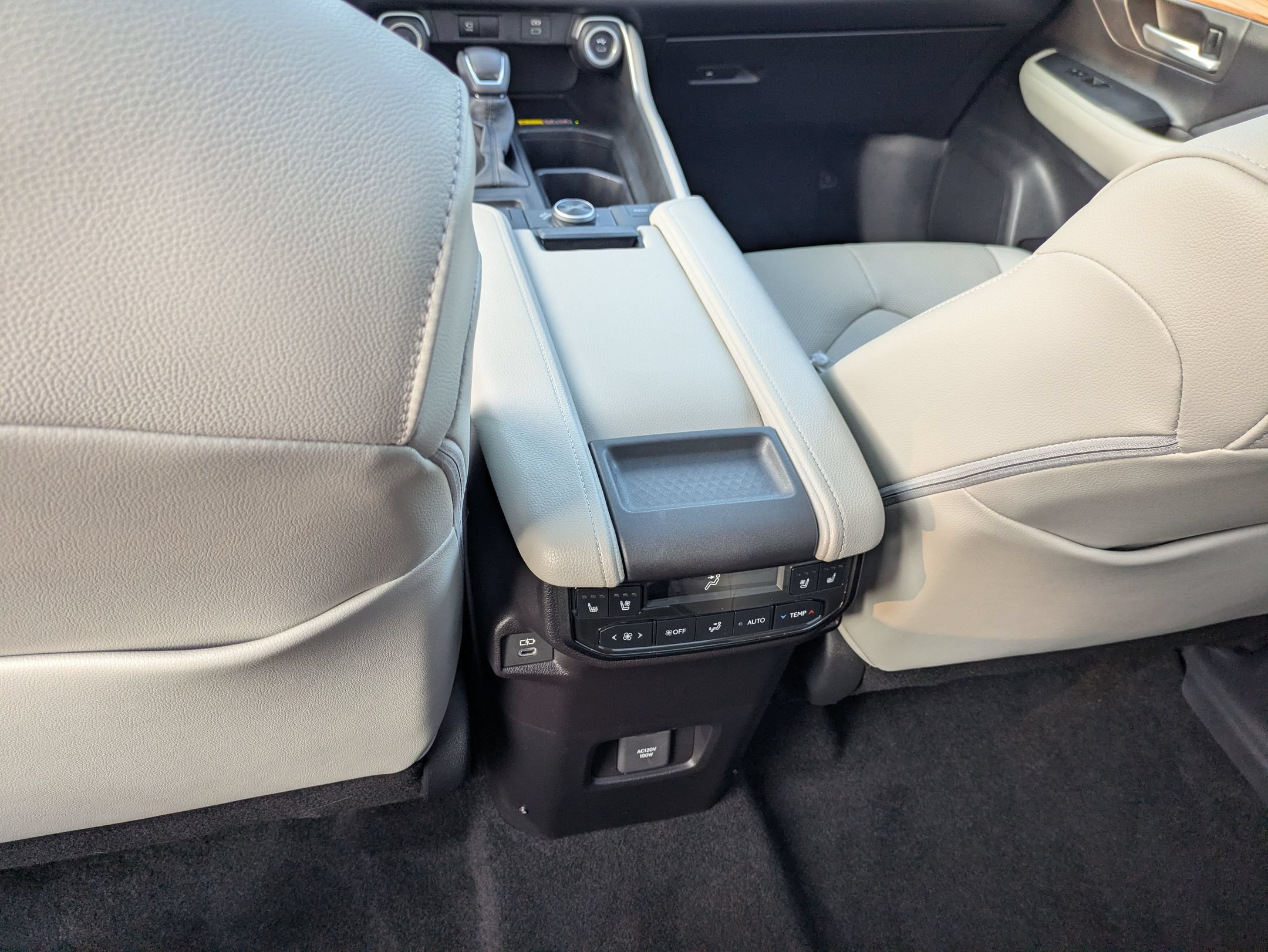 Used 2025 Toyota Grand Highlander AWD image 31