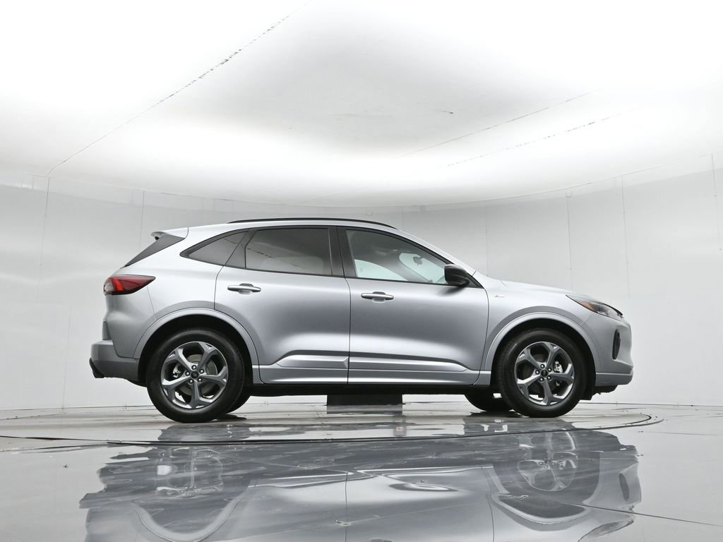 Certified 2024 Ford Escape ST-Line w/ Cold Weather Package image 6