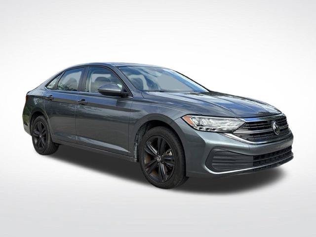 Used 2024 Volkswagen Jetta SE FWD image 2
