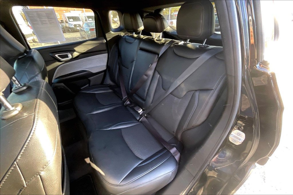 Used 2024 Jeep Compass Latitude AWD/4WD image 25