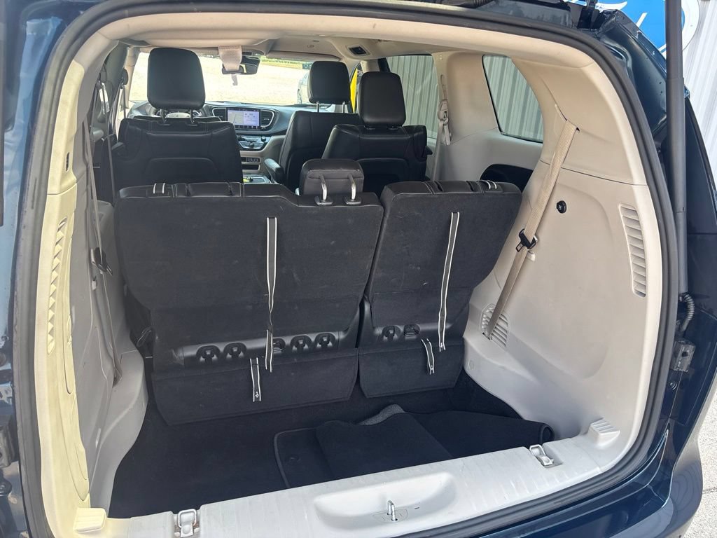 Used 2024 Chrysler Pacifica Limited FWD image 31