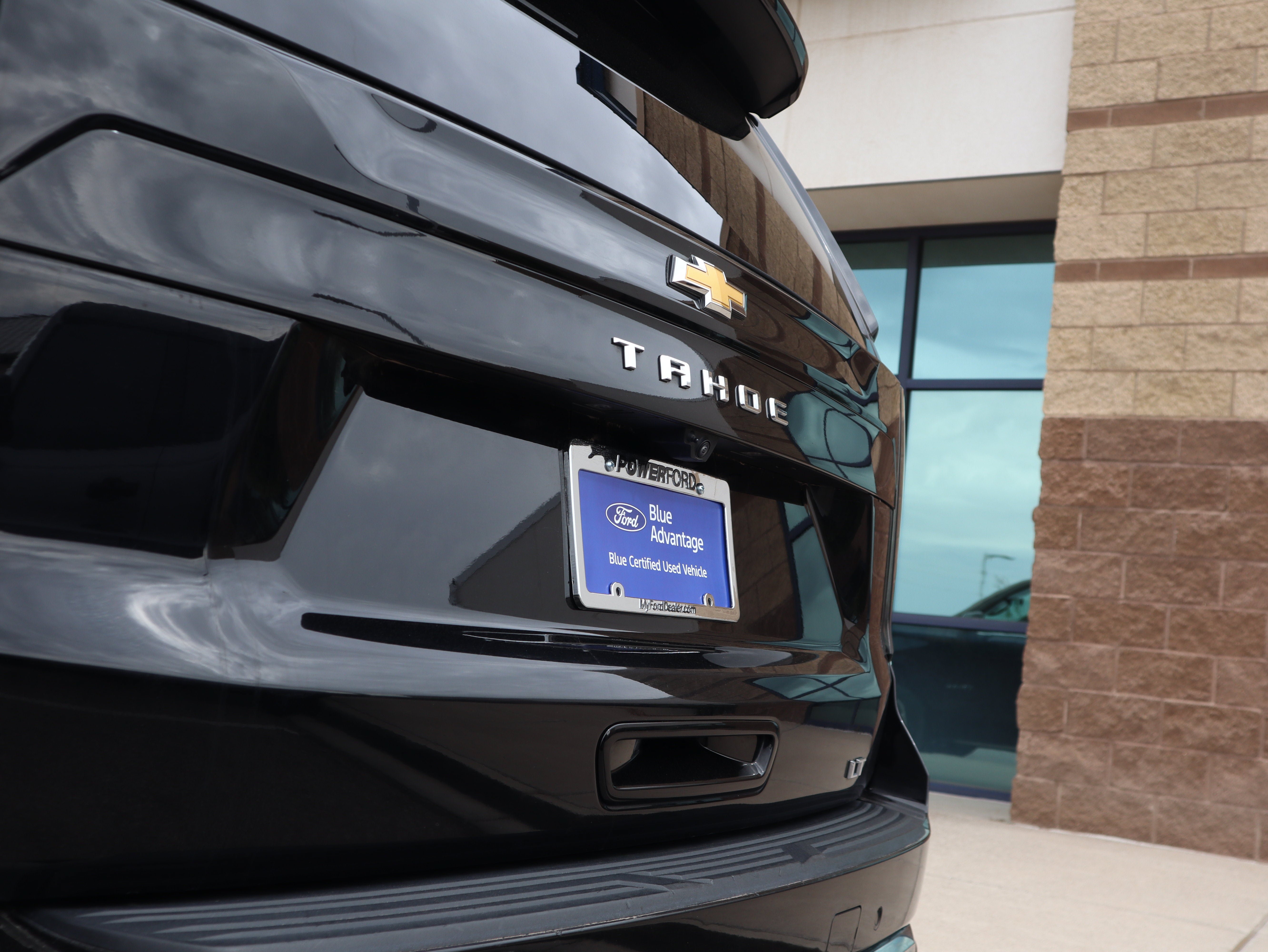 Used 2025 Chevrolet Tahoe LT RWD image 19