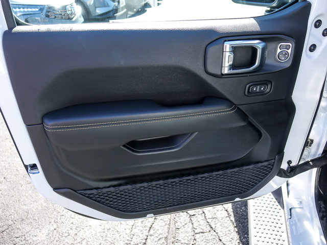 Used 2026 Jeep Wrangler Unlimited Sahara AWD/4WD image 21