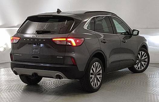 Certified 2022 Ford Escape Titanium w/ Class II Trailer Tow Package image 4
