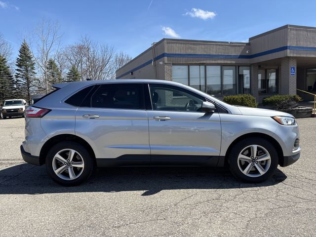 Certified 2022 Ford Edge SEL w/ Convenience Package image 2