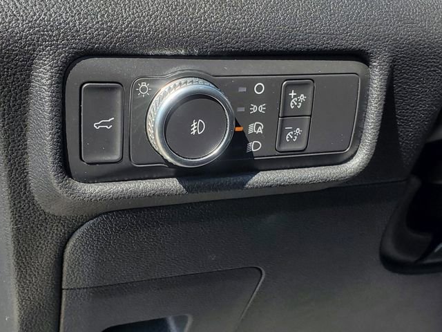 Certified 2021 Ford Explorer XLT w/ Equipment Group 202A image 9