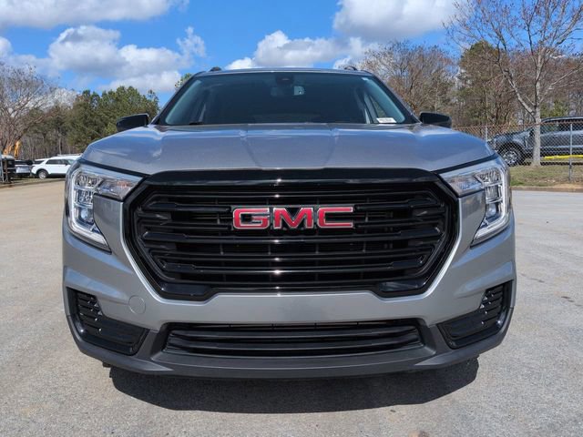 Used 2023 GMC Terrain SLE w/ Driver Convenience Package image 8