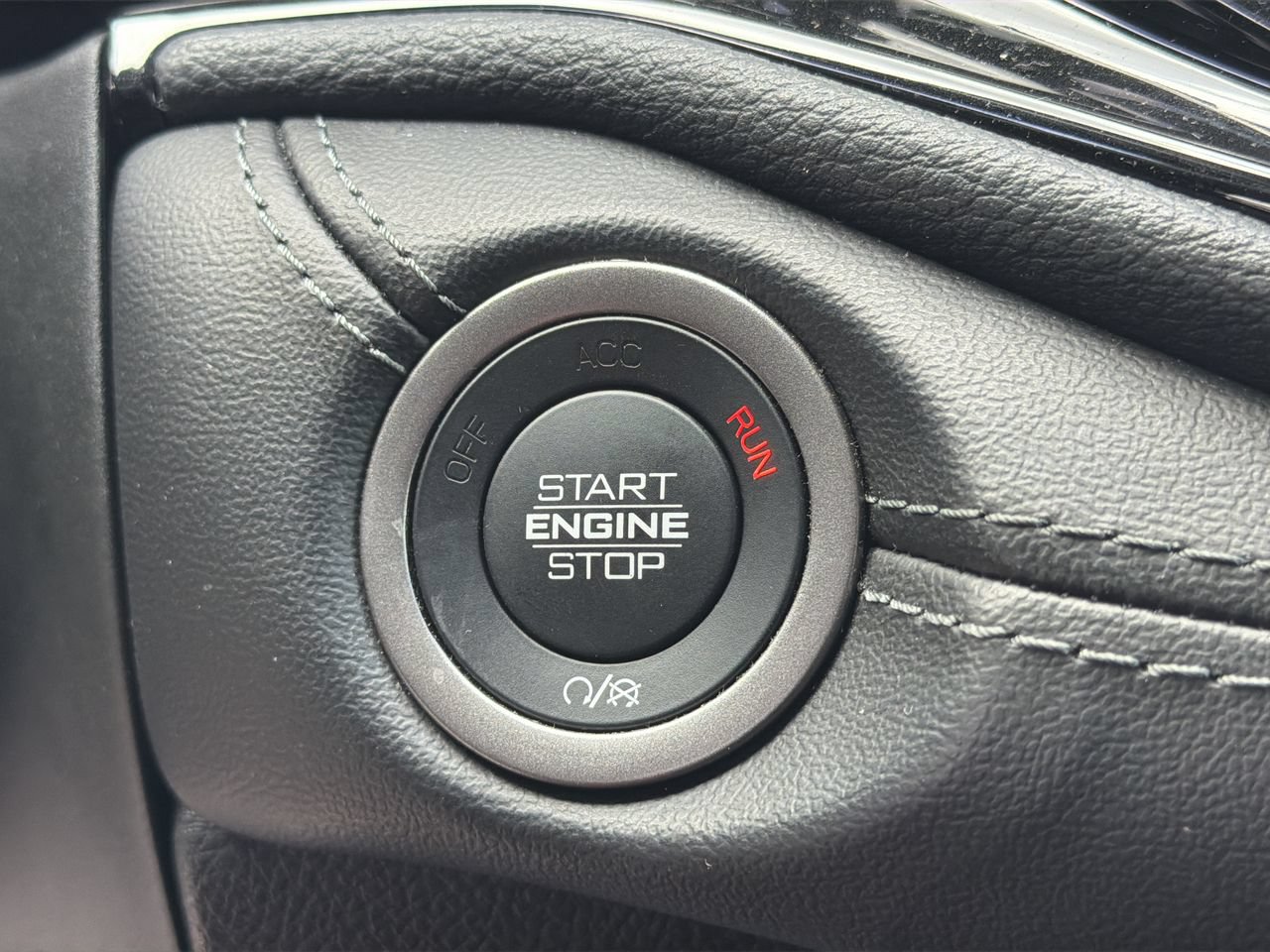 Used 2022 Dodge Durango SXT w/ Blacktop Package AWD/4WD image 29