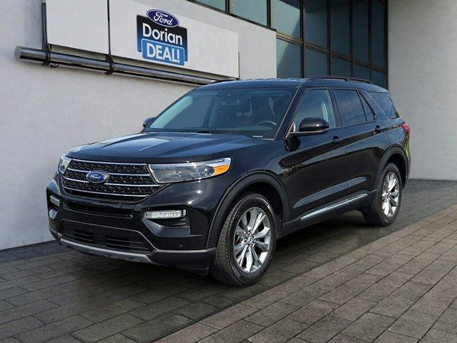 Certified 2023 Ford Explorer XLT w/ Equipment Group 202A AWD/4WD image 7