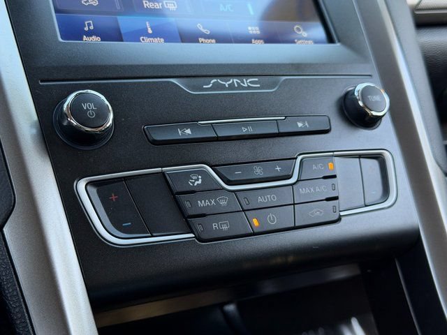 Certified 2020 Ford Fusion SE FWD image 13