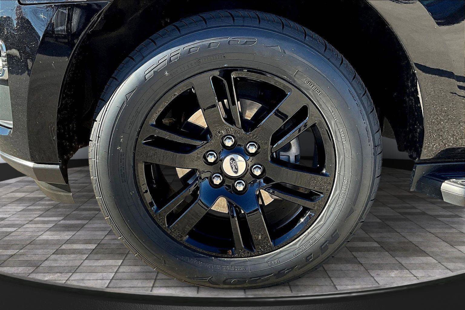 Certified 2024 Ford Expedition Limited image 26