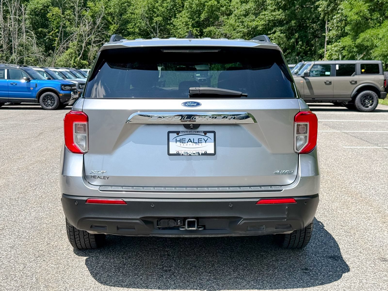Certified 2022 Ford Explorer XLT w/ Class IV Trailer Tow Package AWD/4WD image 5