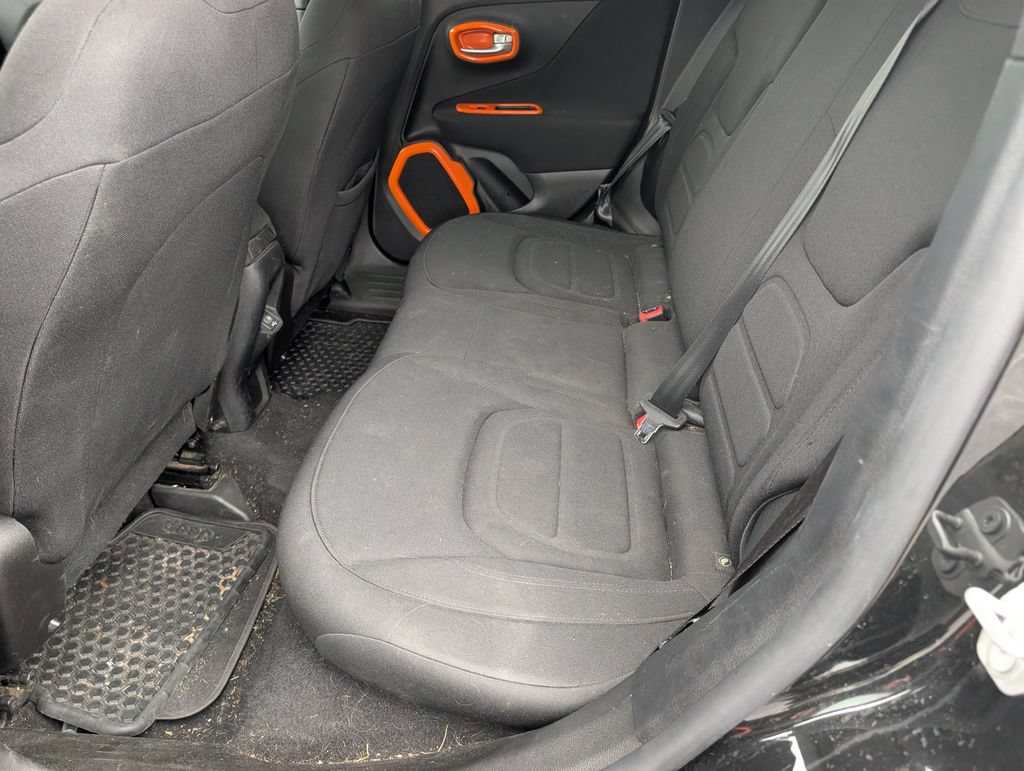 Used 2020 Jeep Renegade Latitude FWD image 7