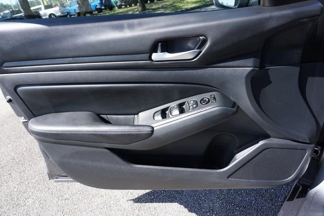 Used 2025 Nissan Altima 2.5 SV image 22