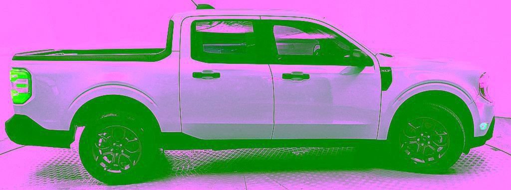Certified 2025 Ford Maverick XLT w/ Equipment Group 302A AWD/4WD image 2