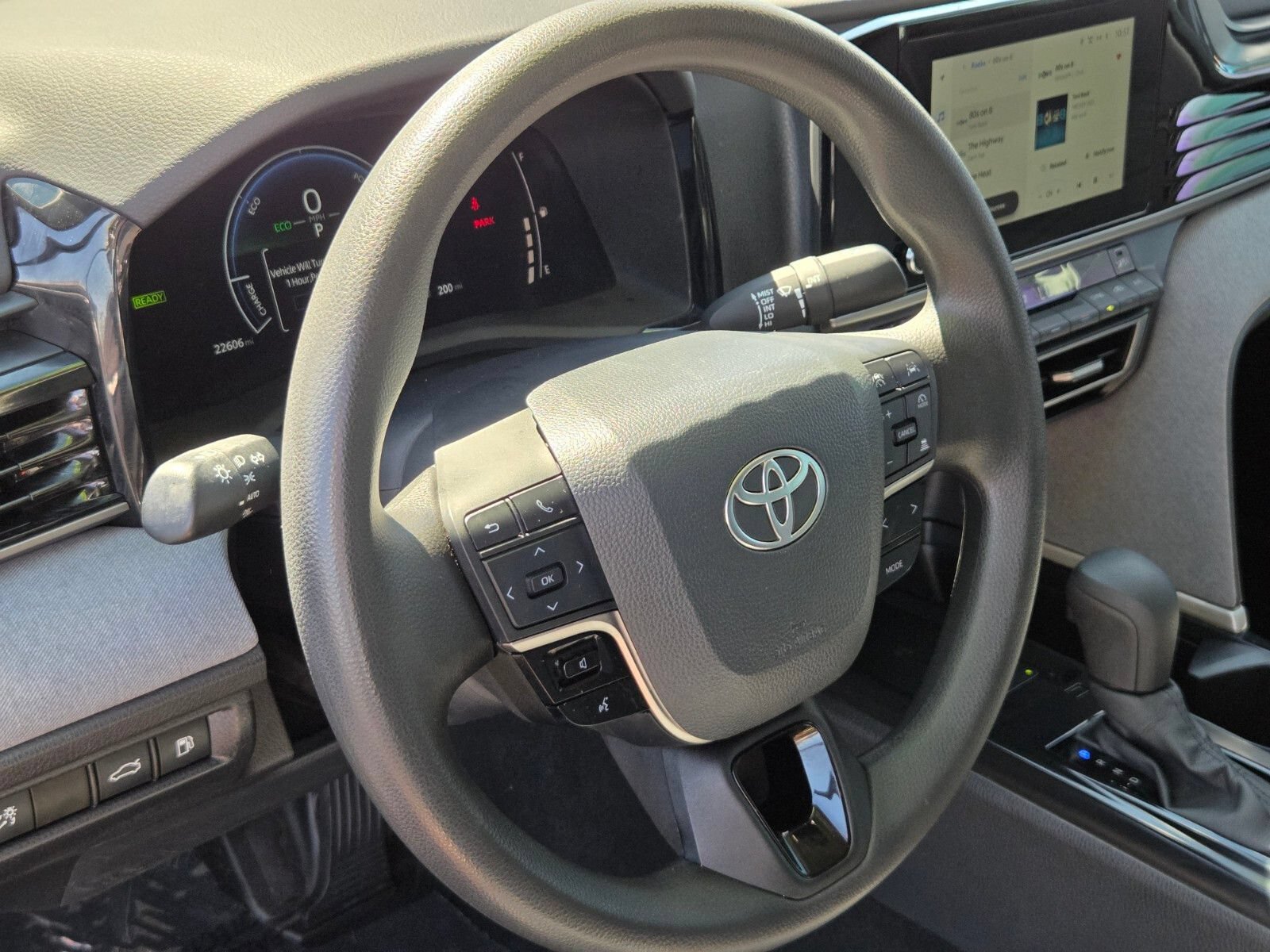 Used 2025 Toyota Camry LE w/ Convenience Package FWD image 18