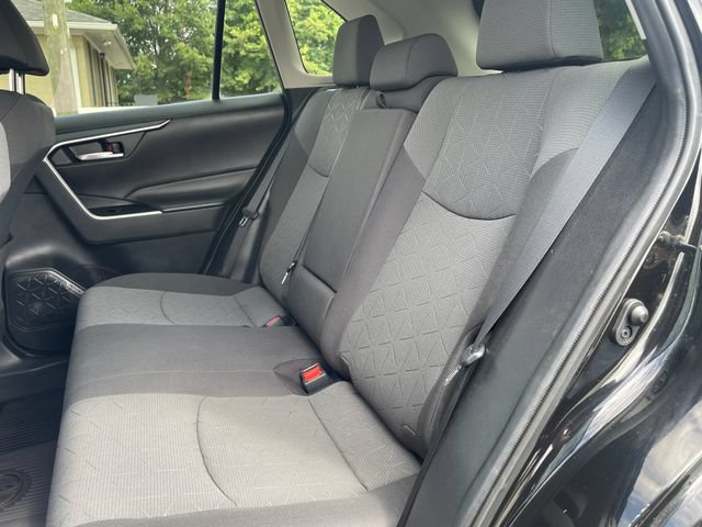 Used 2020 Toyota RAV4 XLE FWD image 14