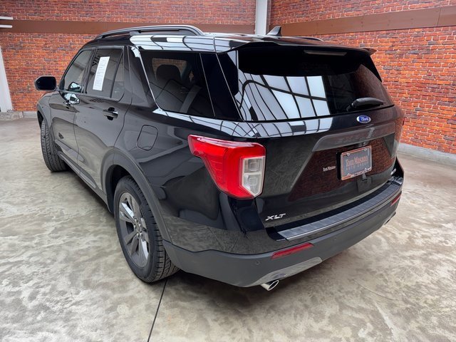 Certified 2022 Ford Explorer XLT w/ Equipment Group 202A image 3